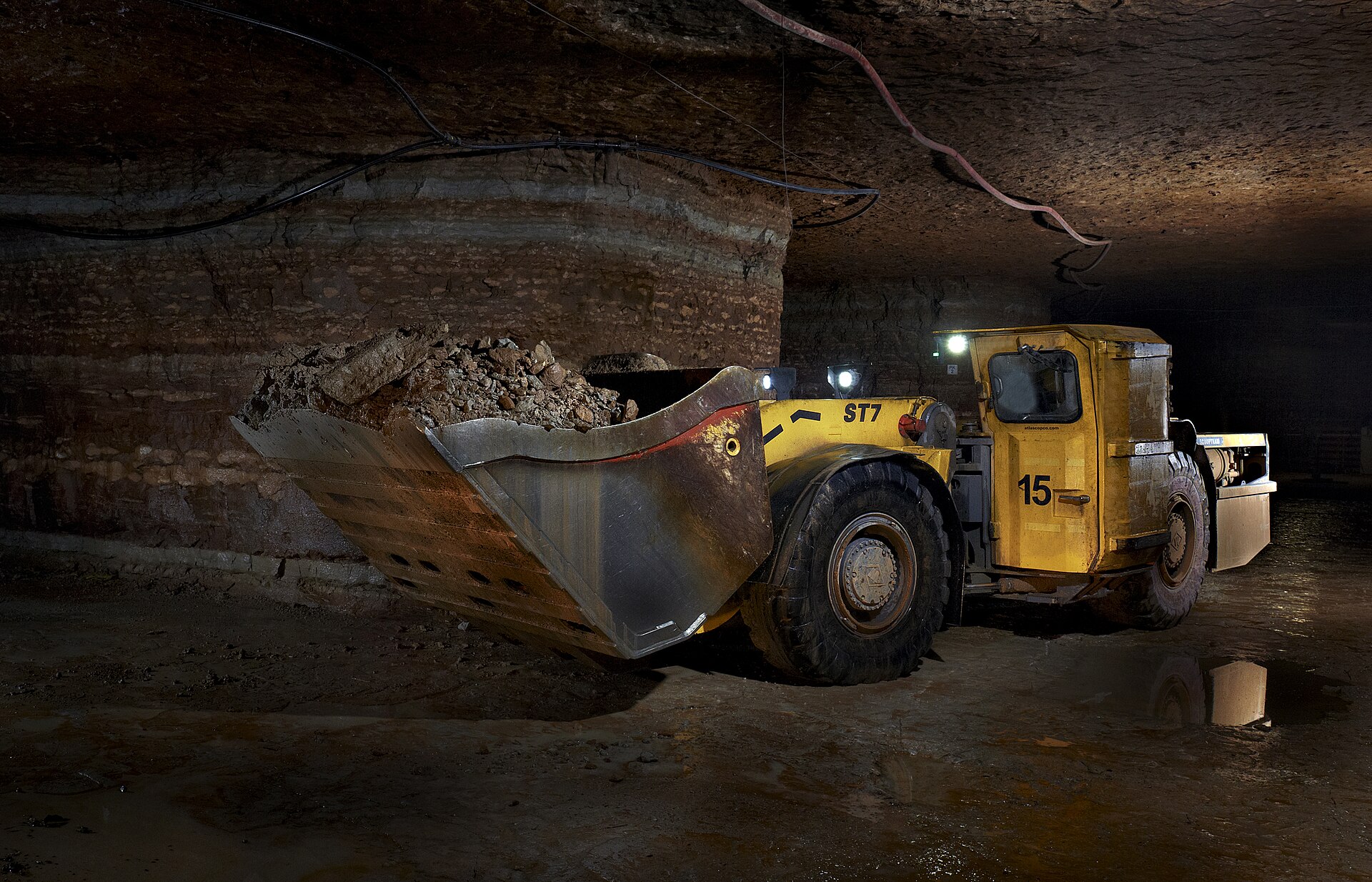 Load-haul-dump machine working underground